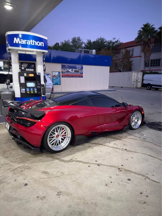 2018 McLaren 720S - Image 11 of 18