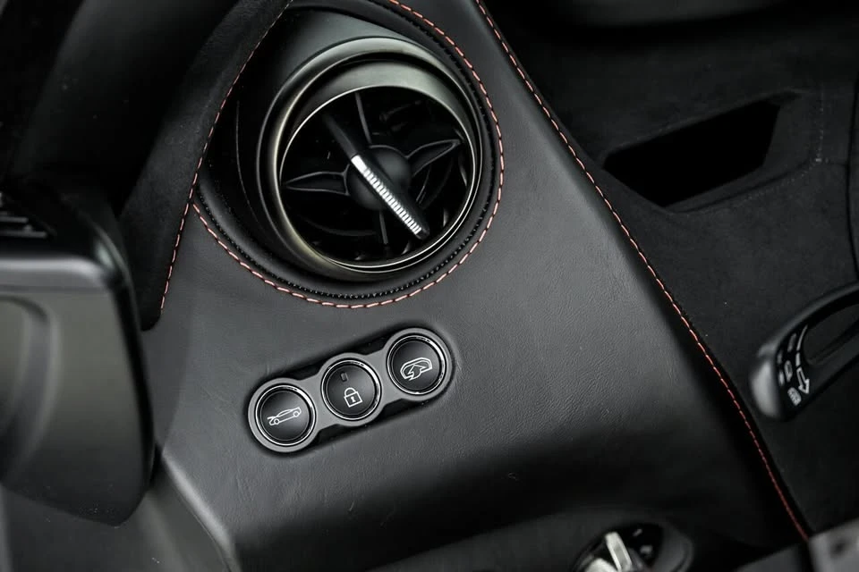 2018 McLaren 720S - Image 20 of 20
