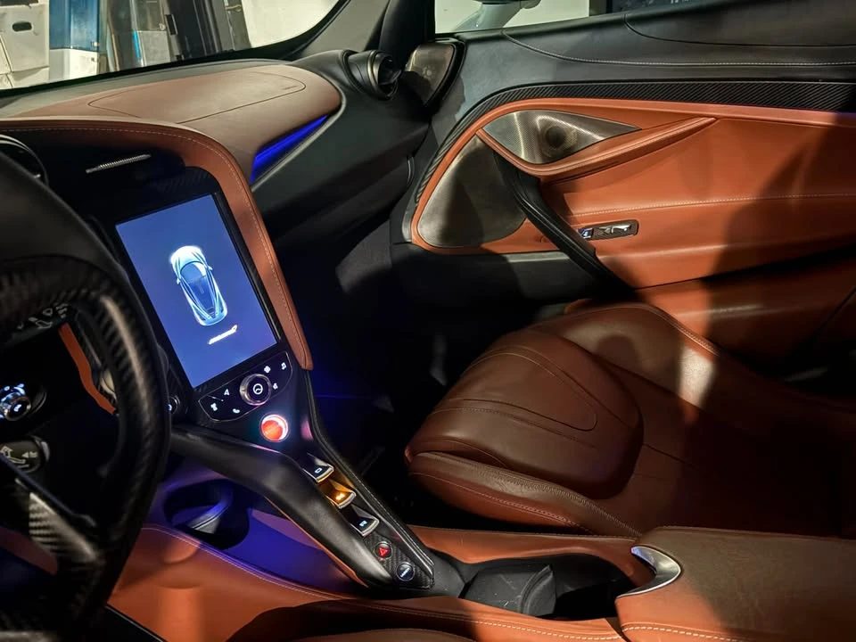 2018 McLaren 720S - Image 4 of 19