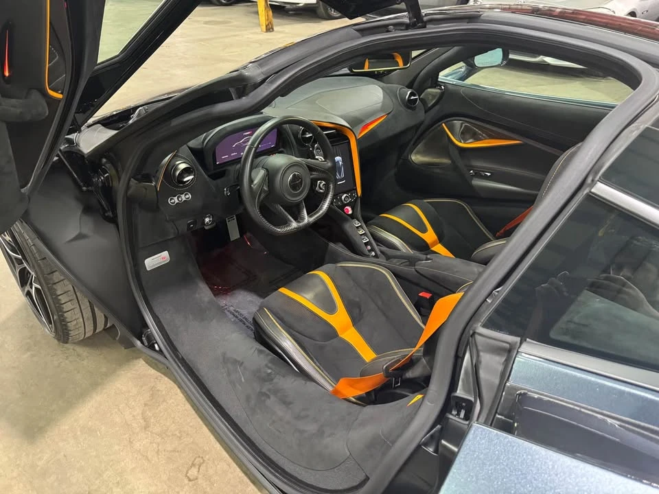 2018 McLaren 720S - Image 8 of 17