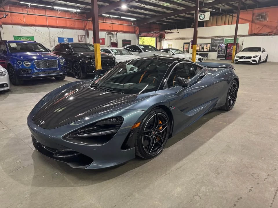 2018 McLaren 720S - Image 2 of 17