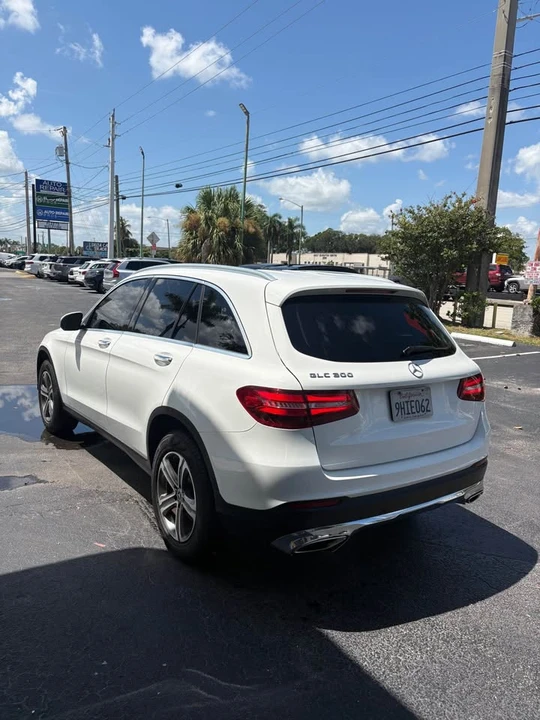 2018 Mercedes-Benz GLC - Image 4 of 10