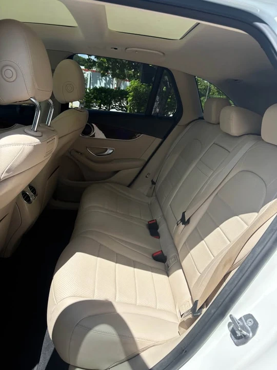 2018 Mercedes-Benz GLC - Image 9 of 10