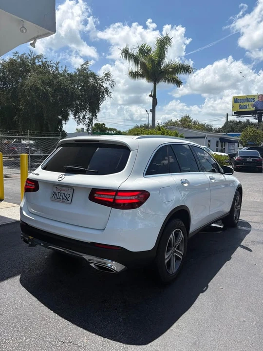 2018 Mercedes-Benz GLC - Image 5 of 10