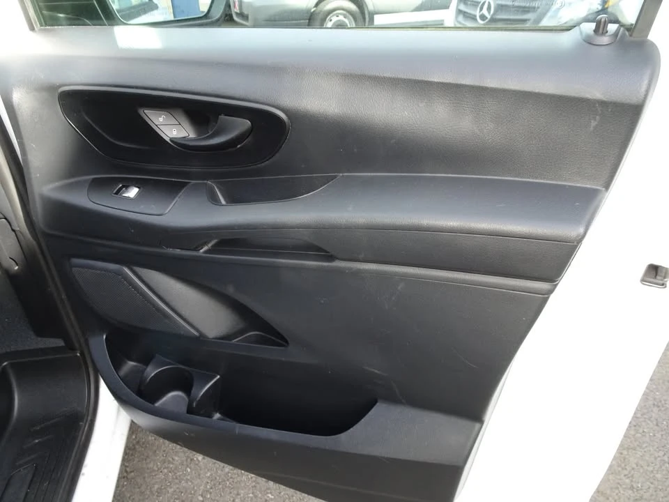 2018 Mercedes-Benz W447 V-Class/Metris - Image 9 of 20