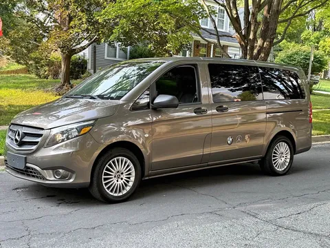 2018 Mercedes-Benz Metris Passenger Van