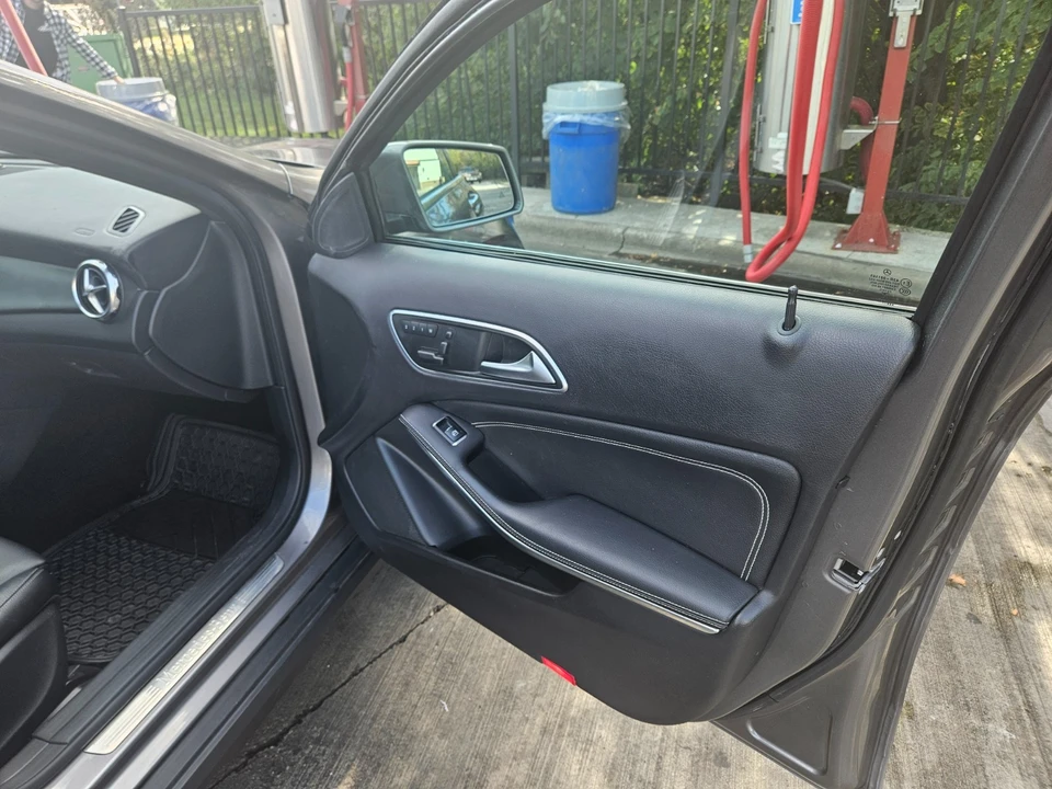 2018 Mercedes-Benz - Image 9 of 16