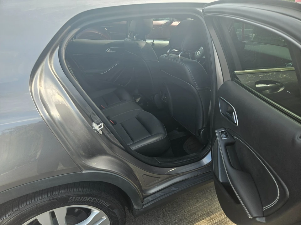 2018 Mercedes-Benz - Image 11 of 16