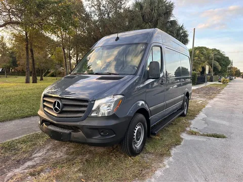 2018 Mercedes-Benz Sprinter 2500 Cargo · Médium
