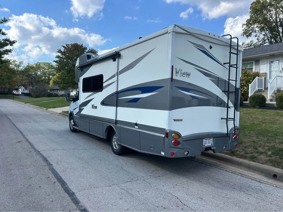 2018 Winnebago - Image 3 of 18