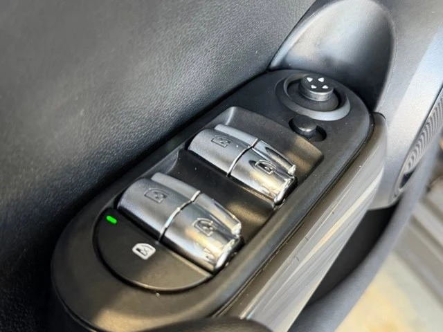 2018 Mini Mini 3rd Gen - Image 19 of 31