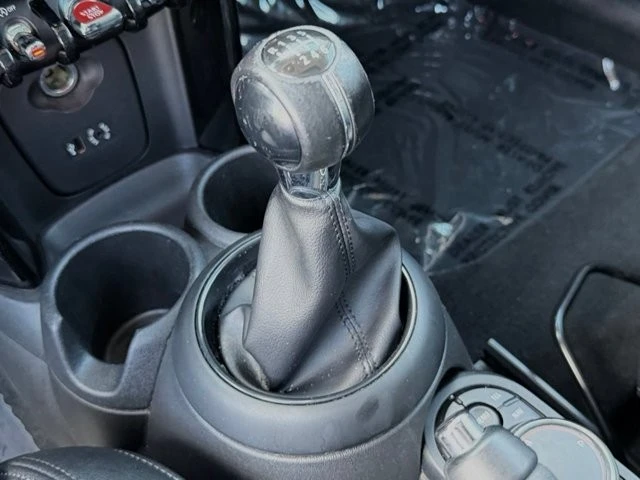 2018 Mini Mini Cooper S 3rd Gen - Image 25 of 30