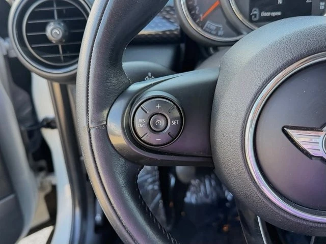 2018 Mini Mini Cooper S 3rd Gen - Image 21 of 30