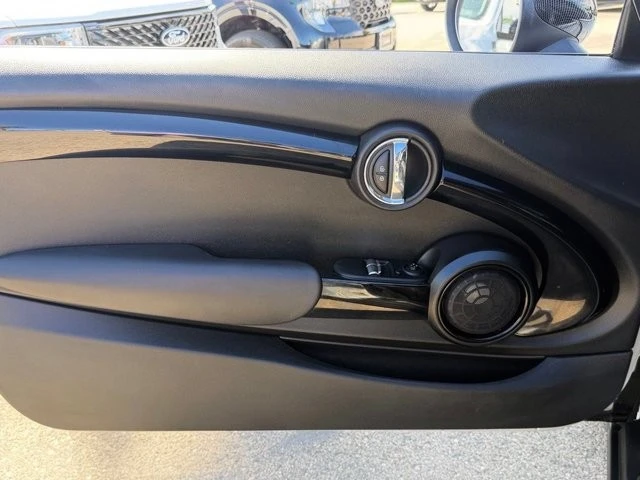 2018 Mini Mini Cooper S 3rd Gen - Image 13 of 30