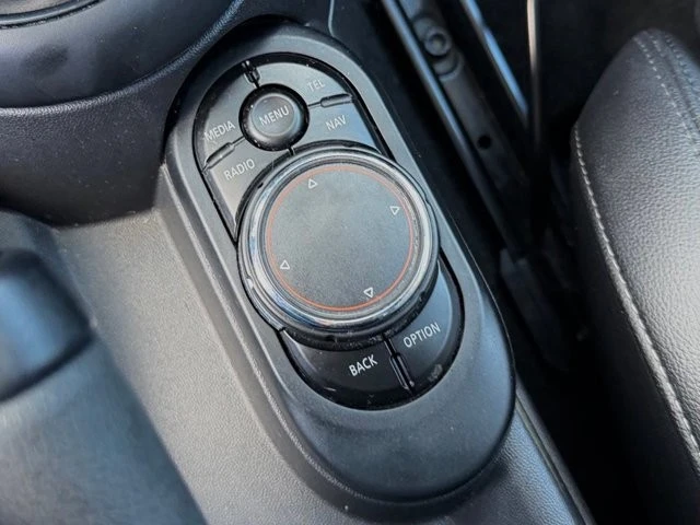 2018 Mini Mini Cooper S 3rd Gen - Image 26 of 30