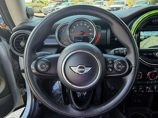2018 Mini Mini Cooper S 3rd Gen - Image 20 of 30