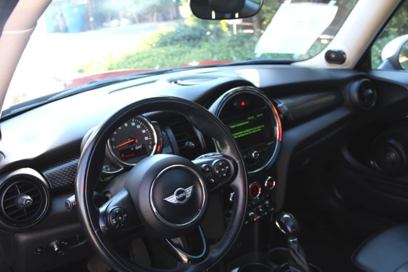 2018 Mini Mini Cooper S 3rd Gen - Image 18 of 21