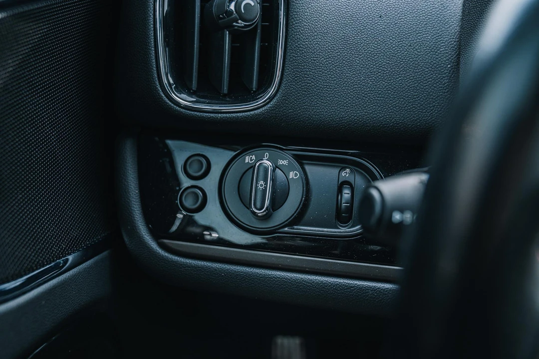 2018 Mini Countryman 2nd Gen - Image 27 of 31