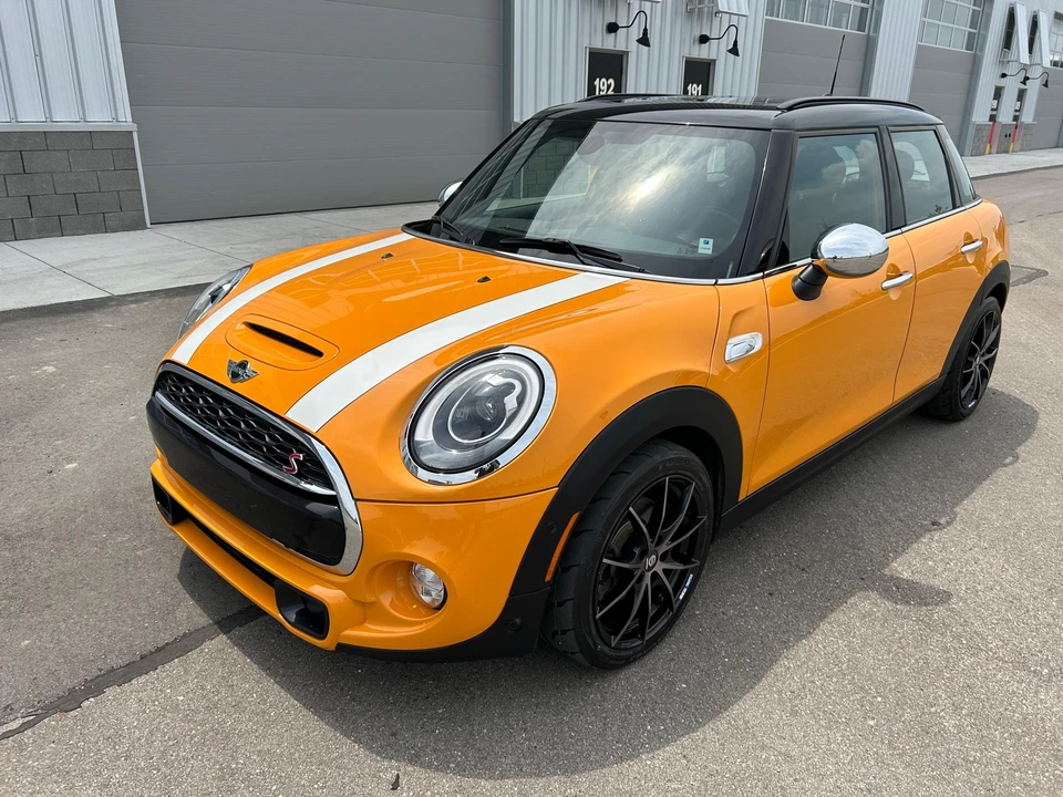 2018 Mini Mini Cooper S 3rd Gen - Image 9 of 31