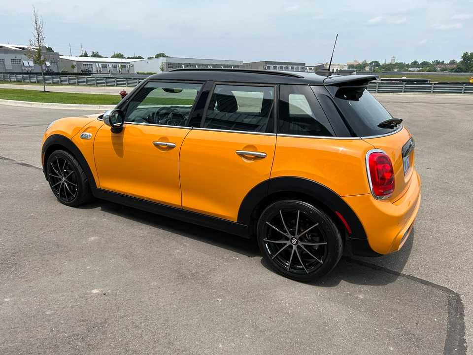 2018 Mini Mini Cooper S 3rd Gen - Image 12 of 31