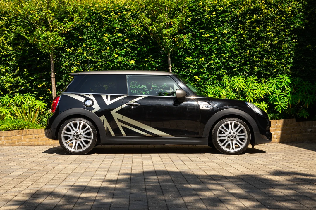 2018 Mini Mini Cooper S 3rd Gen - Image 8 of 31