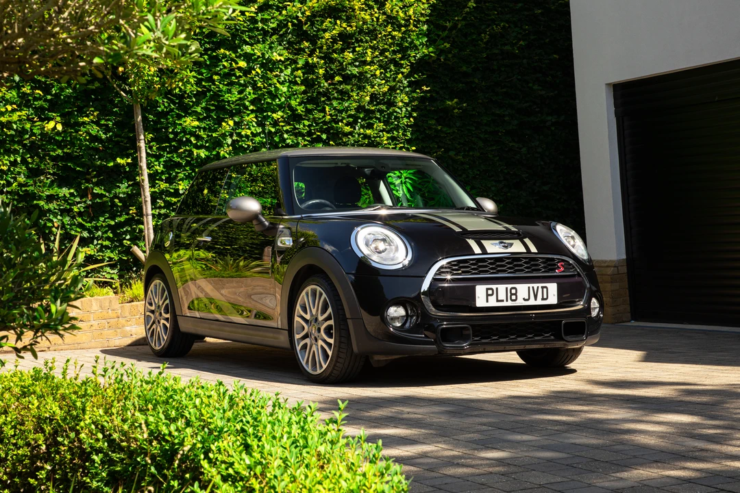 2018 Mini Mini Cooper S 3rd Gen - Image 9 of 31