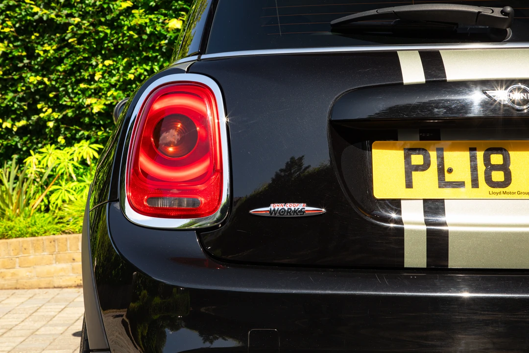 2018 Mini Mini Cooper S 3rd Gen - Image 17 of 31