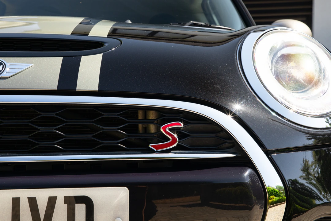 2018 Mini Mini Cooper S 3rd Gen - Image 23 of 31