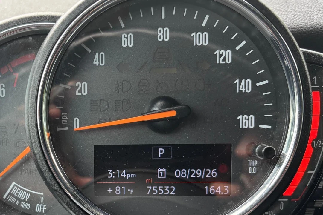 2018 Mini Mini Cooper S 3rd Gen - Image 27 of 31