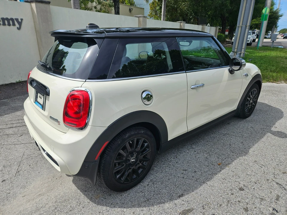 2018 Mini Mini Cooper S 3rd Gen - Image 8 of 20