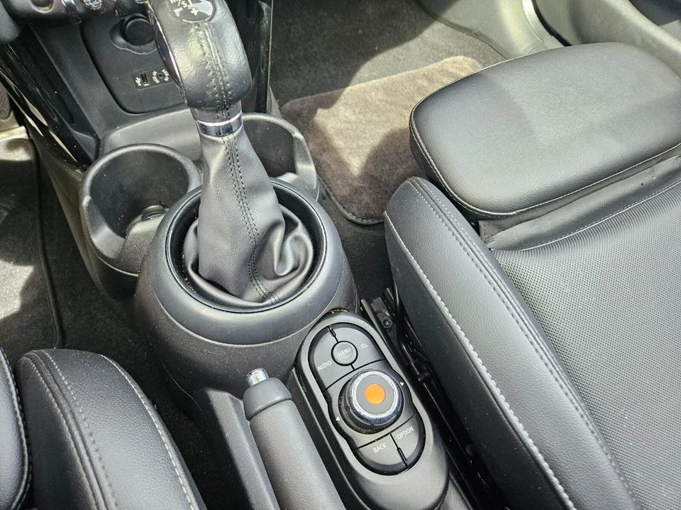 2018 Mini Mini Cooper S 3rd Gen - Image 18 of 20