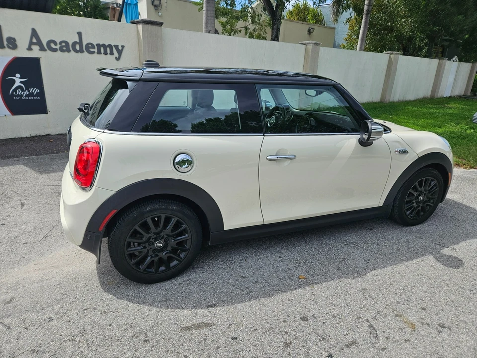 2018 Mini Mini Cooper S 3rd Gen - Image 9 of 20