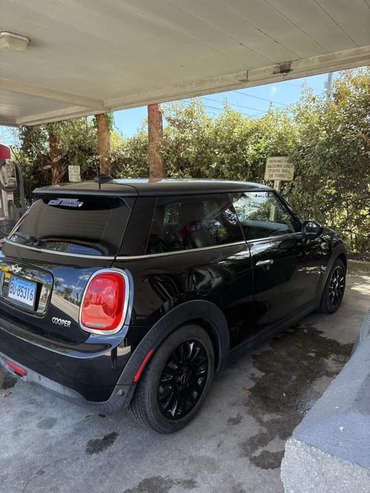 2018 Mini Mini 3rd Gen - Image 2 of 8
