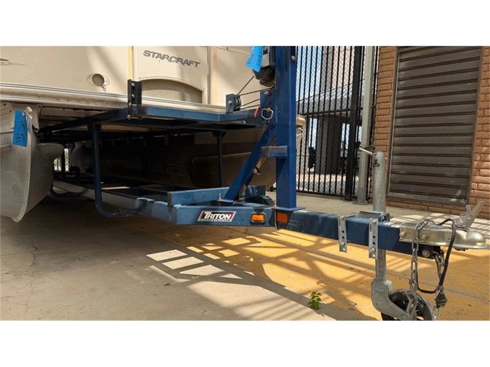 2018 - Image 2 of 6