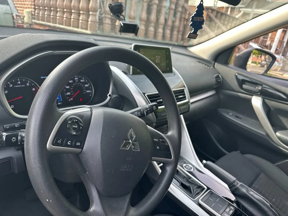 2018 Mitsubishi Eclipse Cross - Image 2 of 3