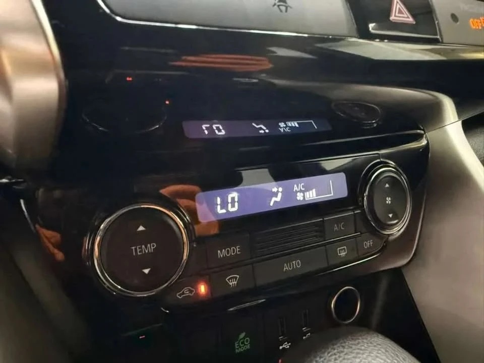 2018 Mitsubishi Eclipse Cross - Image 11 of 15
