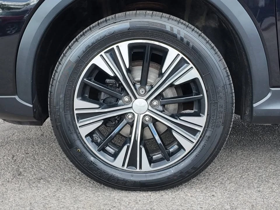 2018 Mitsubishi Eclipse Cross - Image 9 of 20