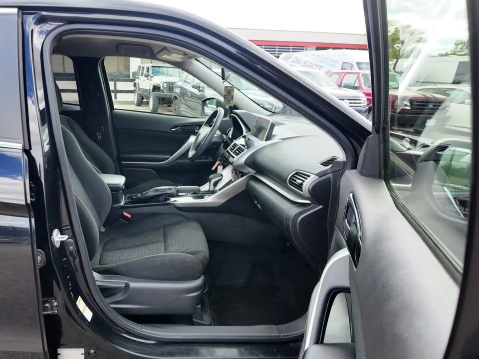 2018 Mitsubishi Eclipse Cross - Image 3 of 20