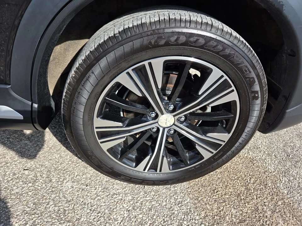 2018 Mitsubishi Eclipse Cross - Image 7 of 20