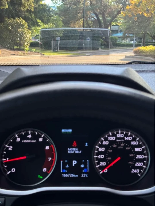 2018 Mitsubishi Eclipse - Image 16 of 18
