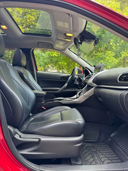2018 Mitsubishi Eclipse - Image 8 of 18