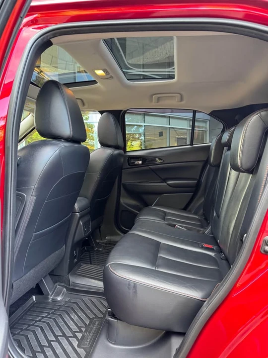 2018 Mitsubishi Eclipse - Image 10 of 18