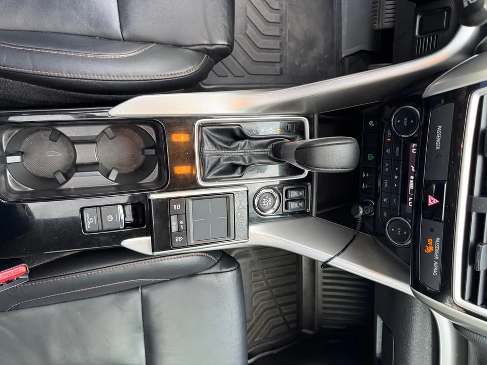 2018 Mitsubishi Eclipse - Image 13 of 18