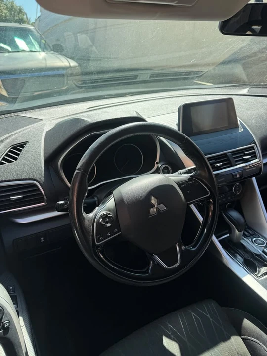 2018 Mitsubishi Eclipse - Image 4 of 6