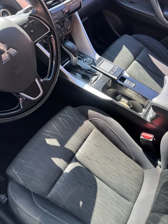 2018 Mitsubishi Eclipse - Image 5 of 6