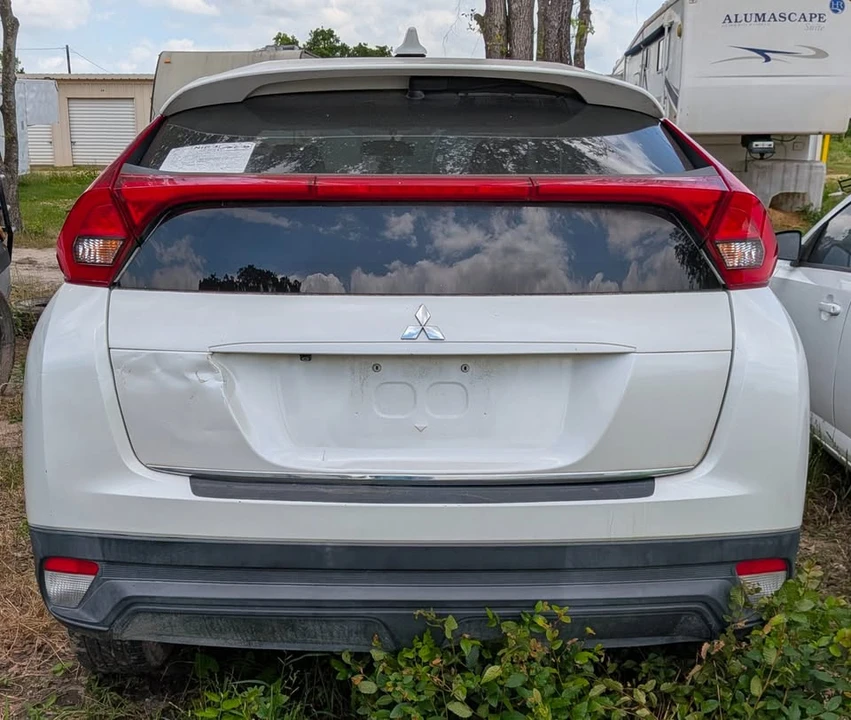 2018 Mitsubishi Eclipse - Image 4 of 7