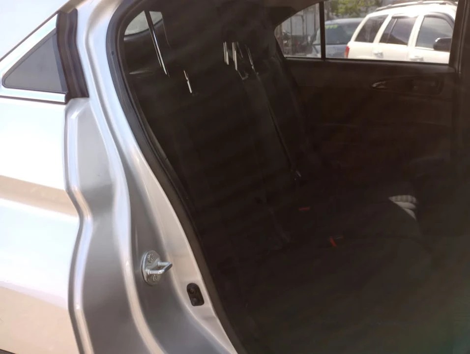 2018 Mitsubishi Eclipse Cross - Image 13 of 14