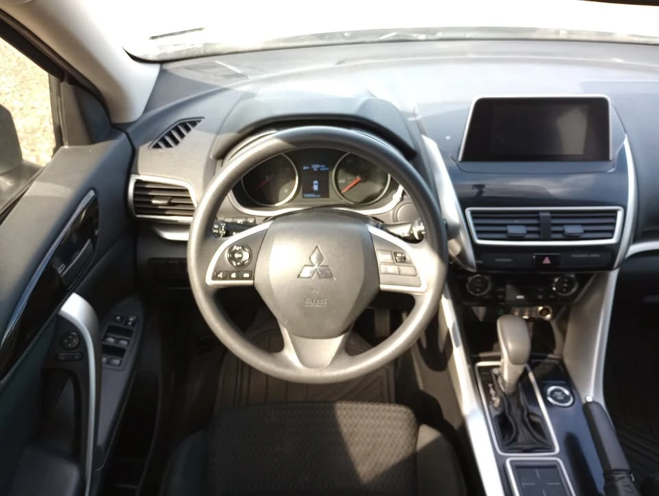 2018 Mitsubishi Eclipse Cross - Image 9 of 14