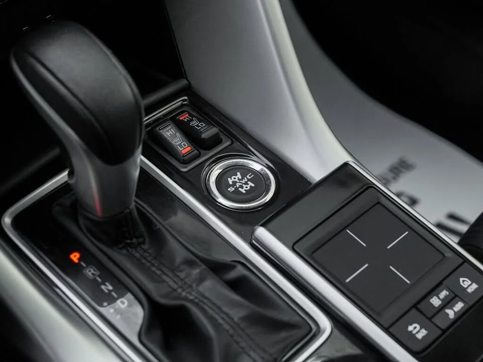 2018 Mitsubishi Eclipse Cross - Image 8 of 11