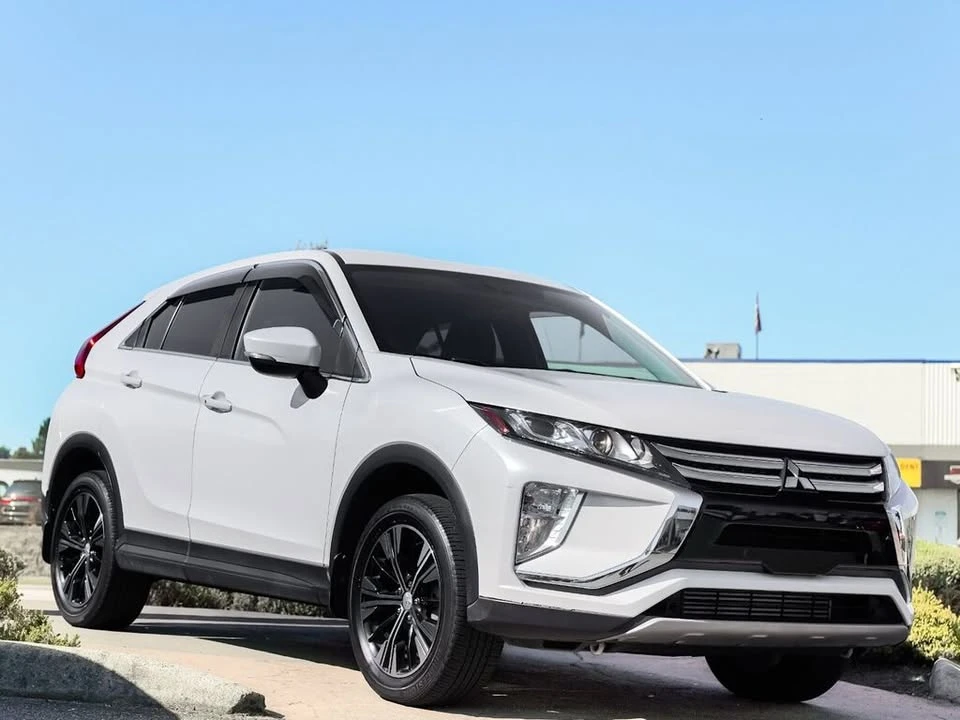 2018 Mitsubishi Eclipse Cross - Image 2 of 11